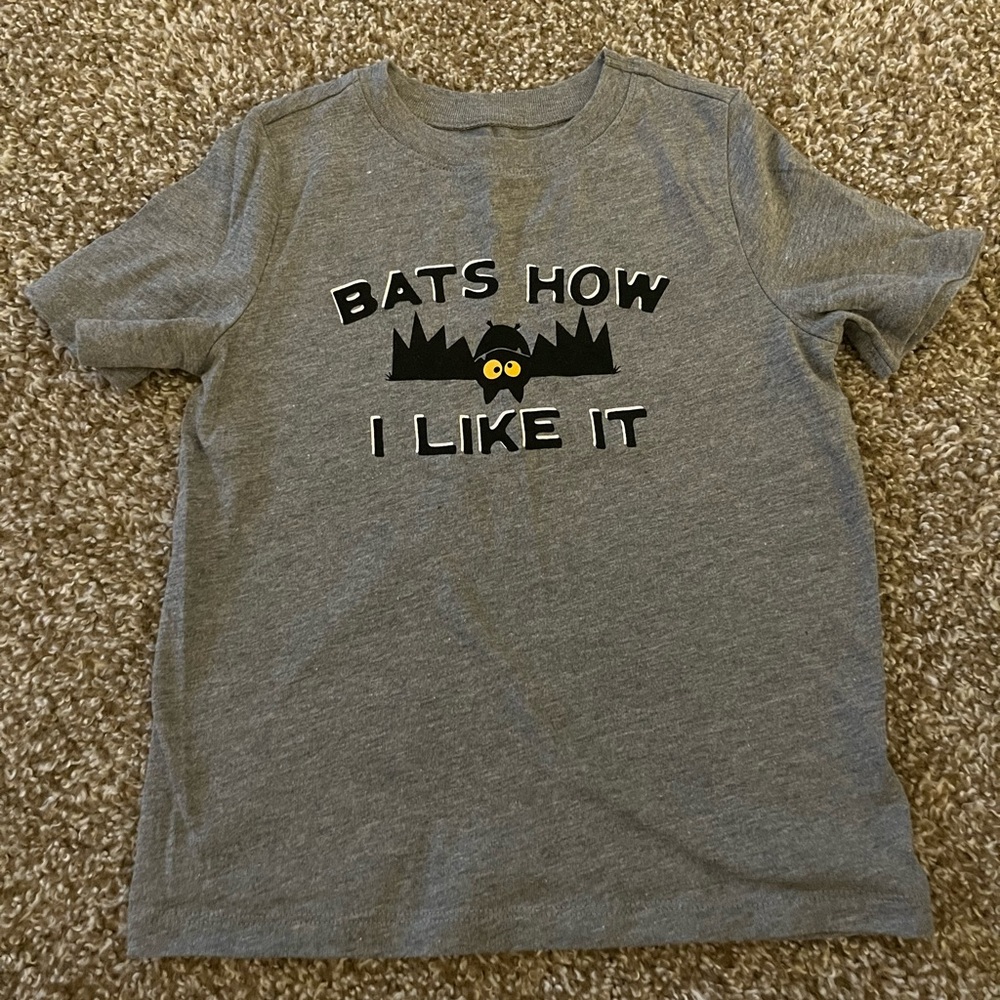 Gray Halloween Old Navy Toddler Boy 4T gently used tshirt